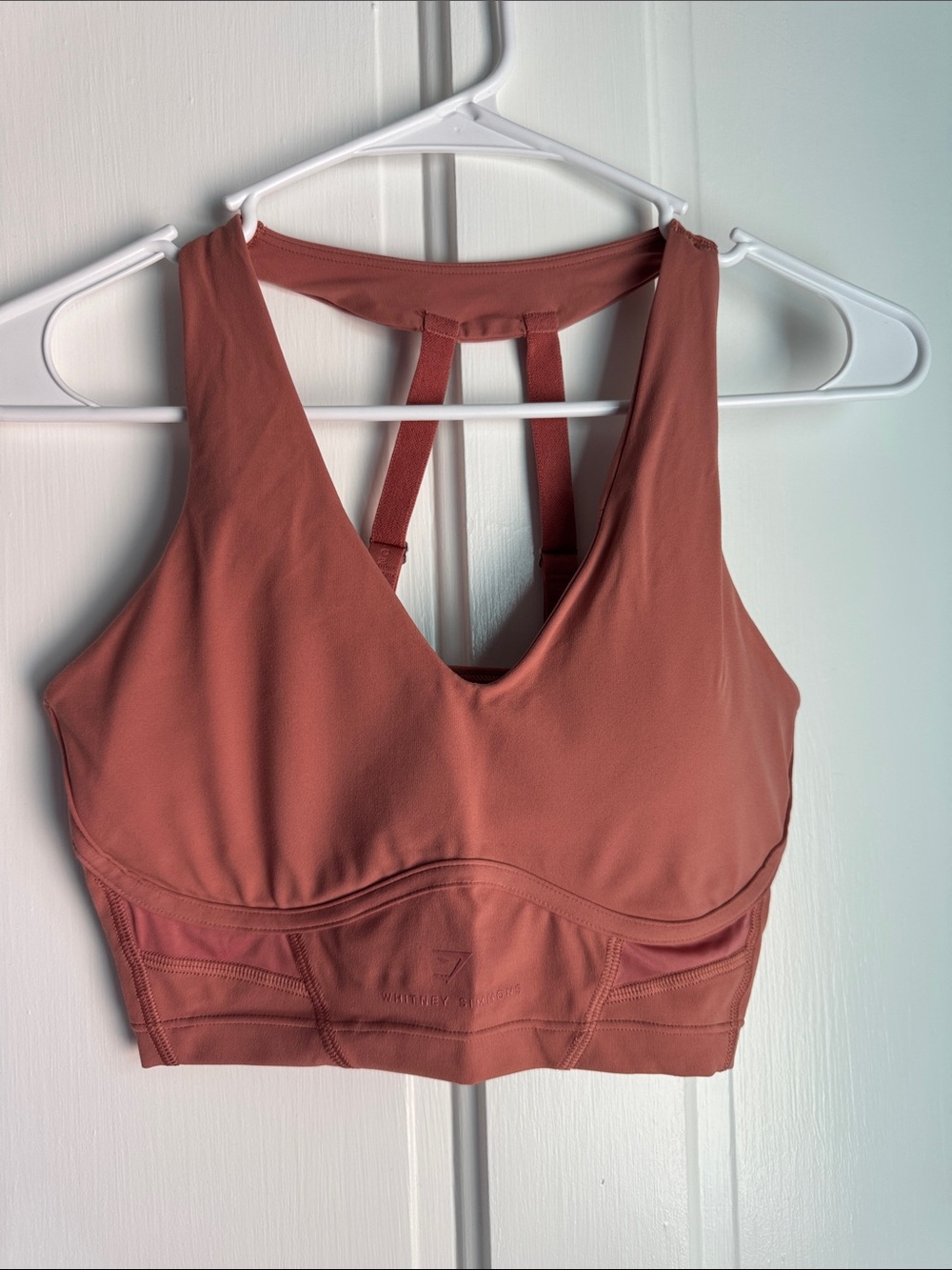 Gymshark V‑Neck Strappy Sports Bra in Clay Rose